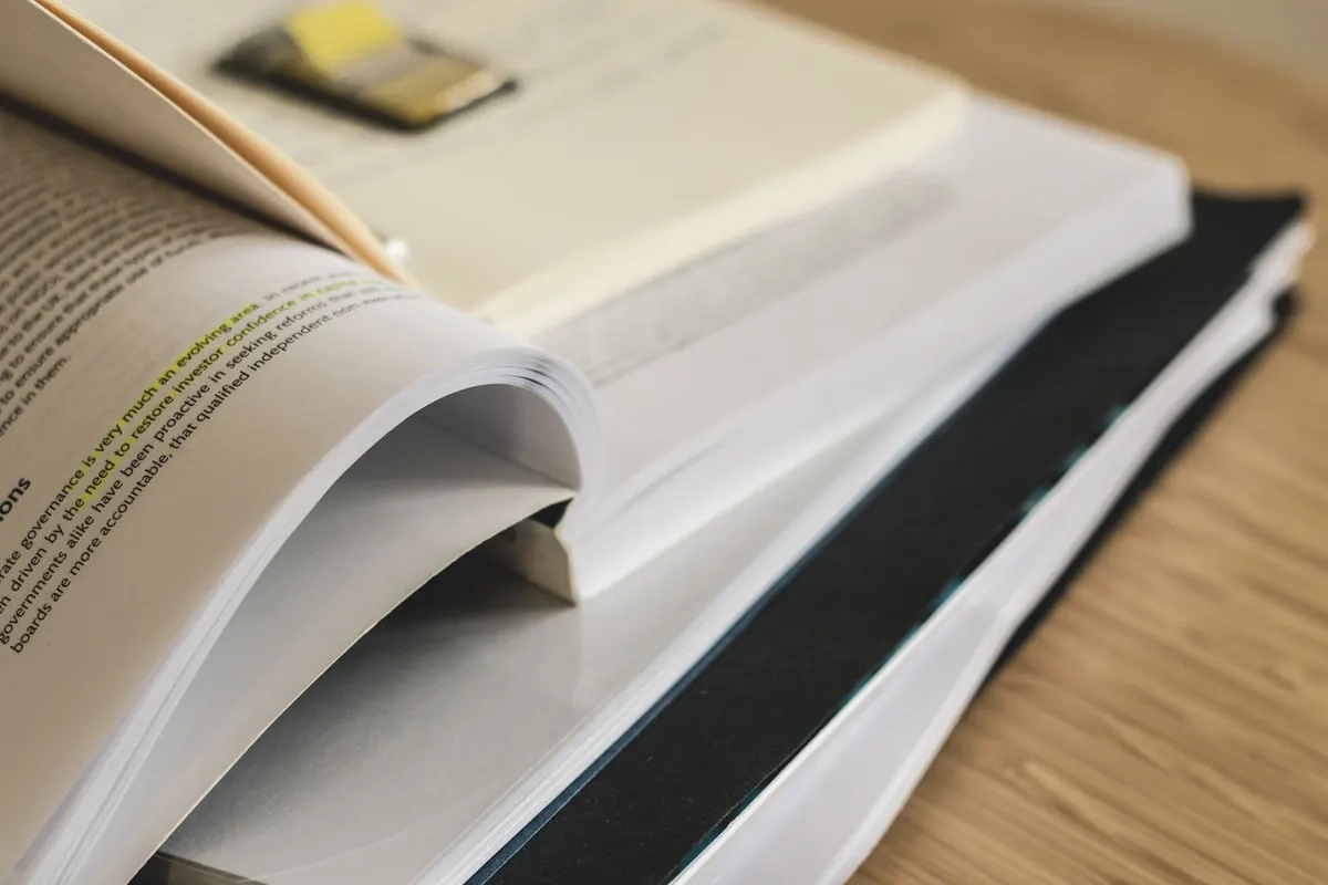 Essay Summary vs Essay Analysis: Key Differences Explained