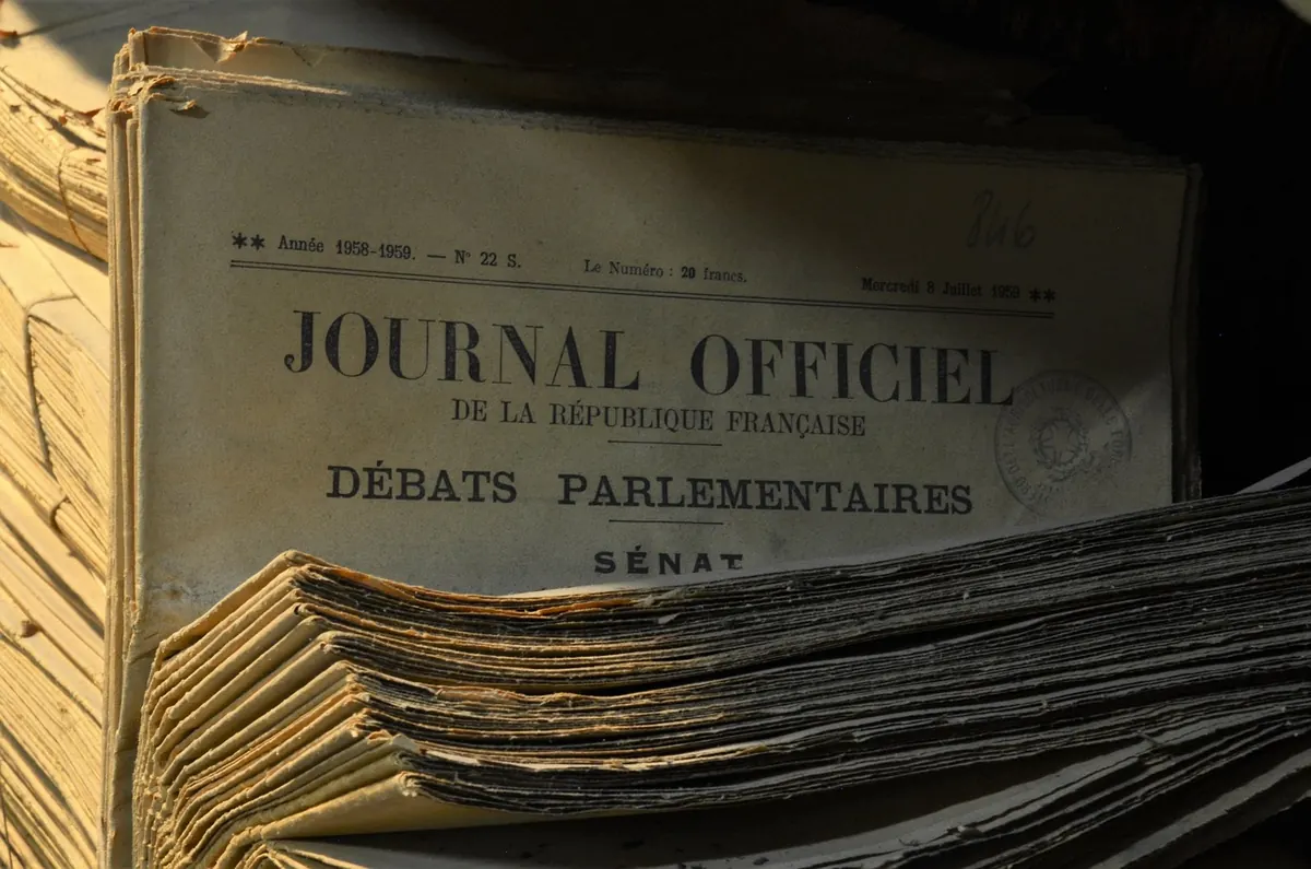 How to Use UK Public Library Archives to Summarise Historical Essays